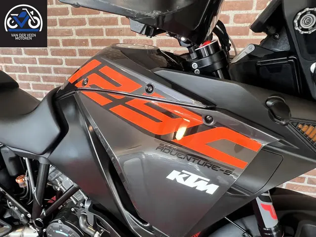KTM 1290 Super Adventure S ABS 2019 Benzine 8