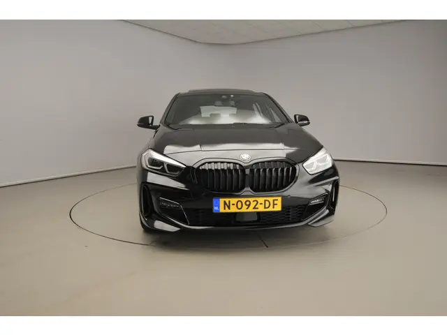 BMW 1 Serie 5-deurs 118i 2021 Benzine 5