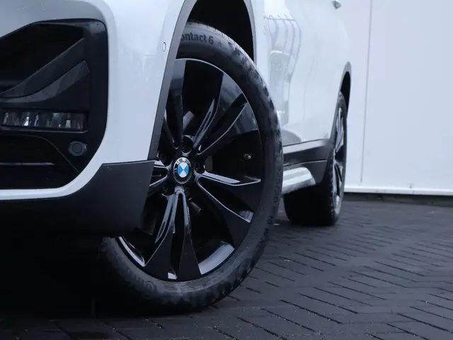 BMW X1 sDrive18i Business Edition Plus 2021 Benzine 3