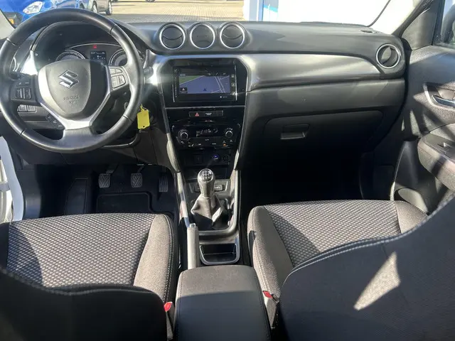 Suzuki Vitara 1.0 Boosterjet Select 2018 Benzine 19