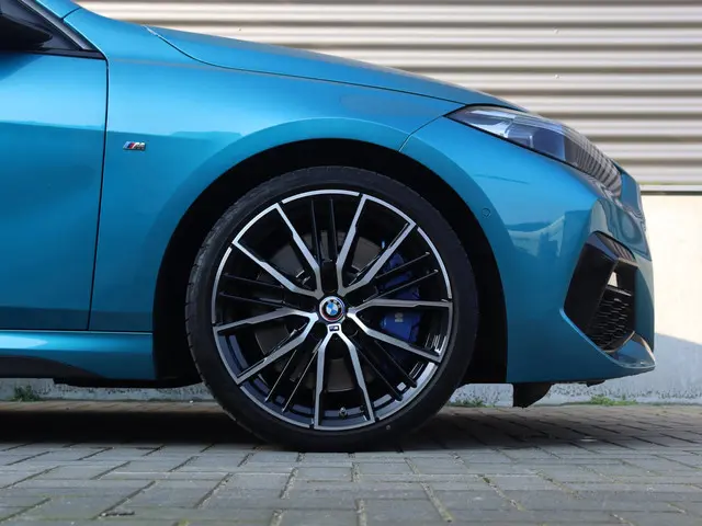 BMW 2 Serie Gran Coupé 218i 2020 Benzine 6