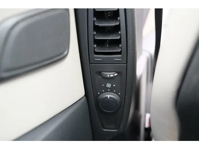 Citroën C4 Picasso e-THP Shine Automaat-6 2017 Benzine 52