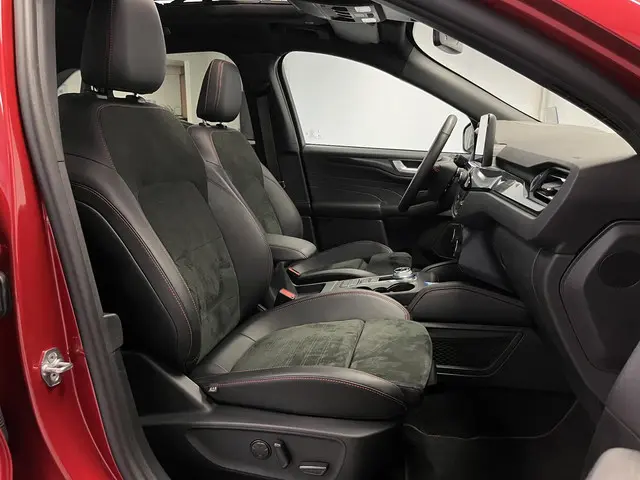 Ford Kuga 2.5 PHEV ST-Line 2024 Hybride Benzine 16