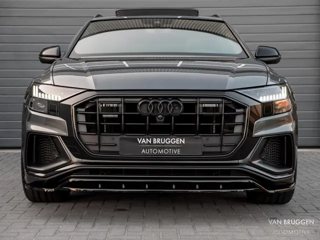 Audi Q8 55 TFSI e quattro S-Line 2021 Hybride Benzine 8