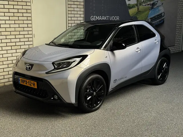 Toyota Aygo X 1.0 VVT-i S-CVT JBL automaat 2025 Benzine 2