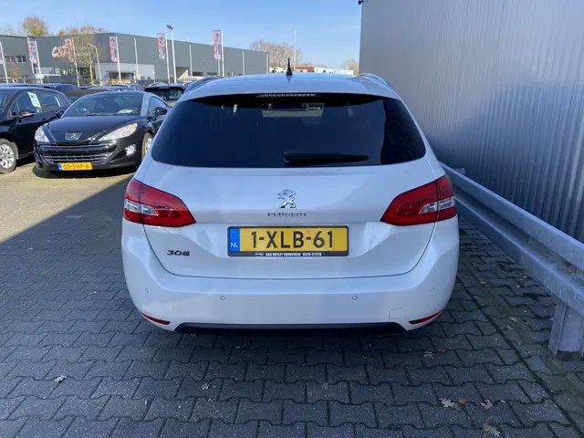 Peugeot 308 SW 1.2 e-THP Première 2014 Benzine 8