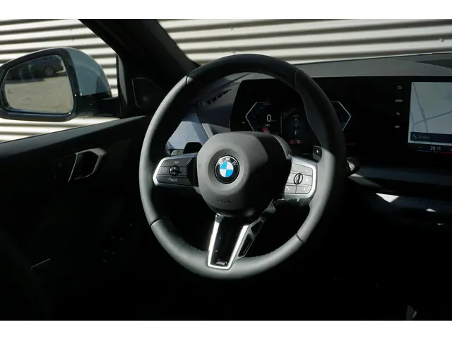 BMW 1 Serie 5-deurs 120 2025 Benzine 26