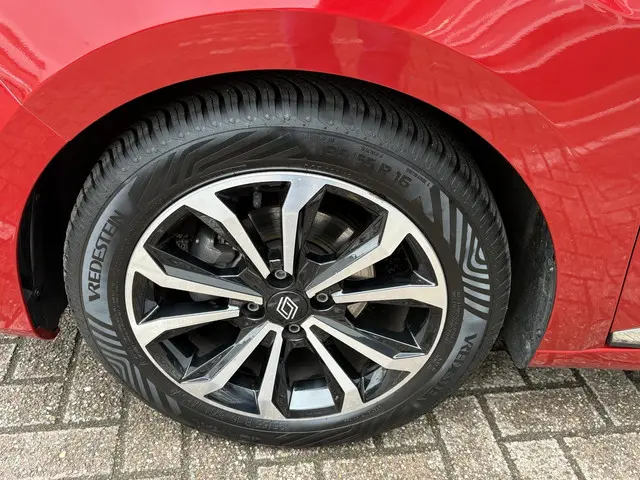 Renault Clio 1.0 TCe 90 GPF techno 2024 Benzine 15