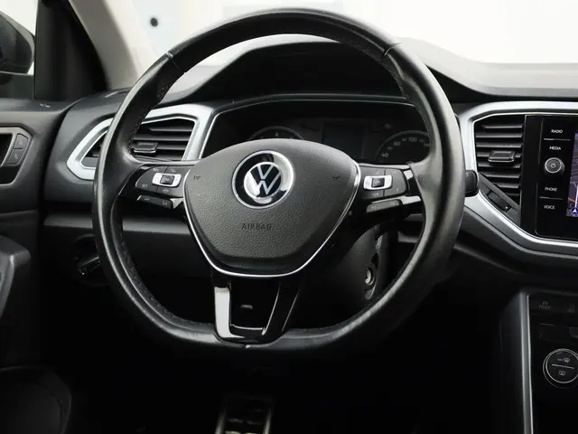 Volkswagen T-Roc 1.5TSI/150PK Active DSG 2022 Benzine 32