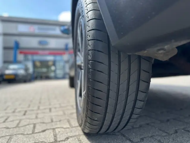 Nissan QASHQAI 1.3 MHEV Tekna 2023 Hybride Benzine 16