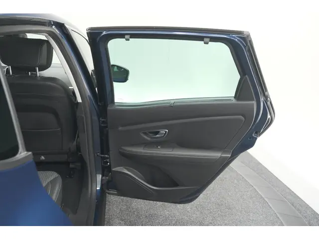 Renault Scénic TCe 140 EDC Bose 2021 Benzine 81