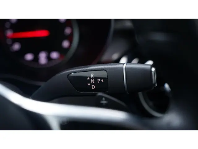 Mercedes-Benz C-Klasse 180 Avantgarde 2019 Benzine 16