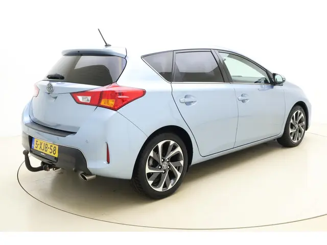 Toyota Auris 2