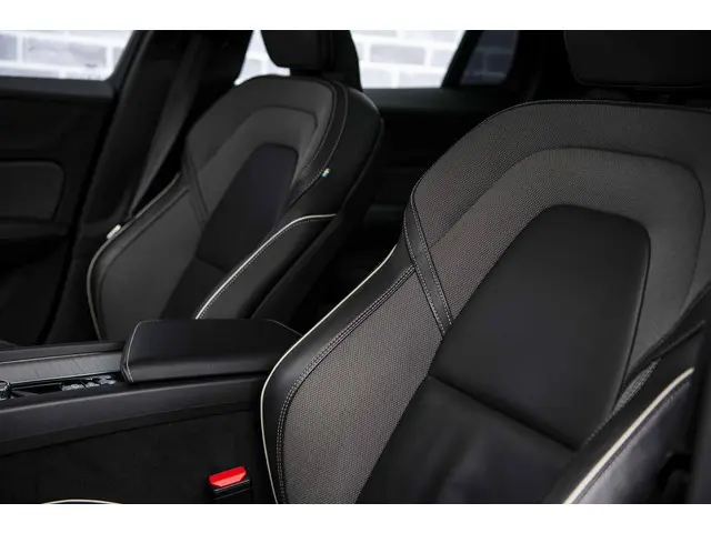 Volvo V60 2.0 B4 Plus Dark 2023 Benzine 33
