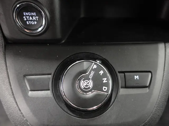 Opel Vivaro 2.0 BlueHDi 145PK L3 Automaat 2024 Diesel 24