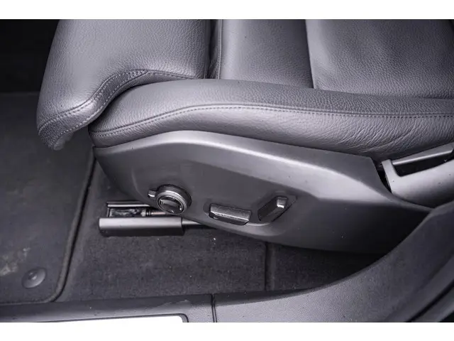 Volvo XC60 B5 Plus Dark 2023 Benzine 30