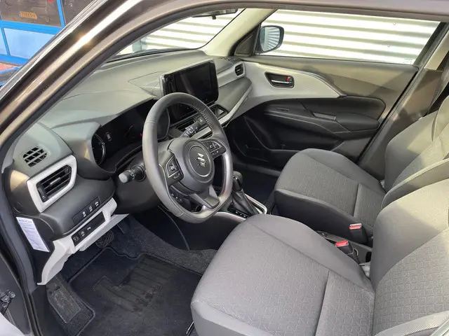 Suzuki Swift 1.2 Style Smart Hybrid 2025 Benzine 6