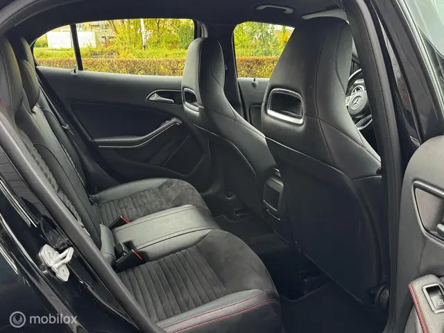 Mercedes-Benz GLA 180 Prestige 2016 Benzine 11