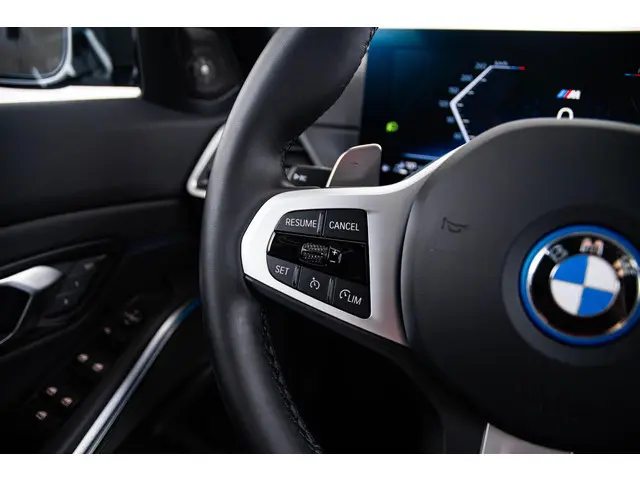 BMW 3 Serie Touring 330e 2024 Hybride Benzine 53