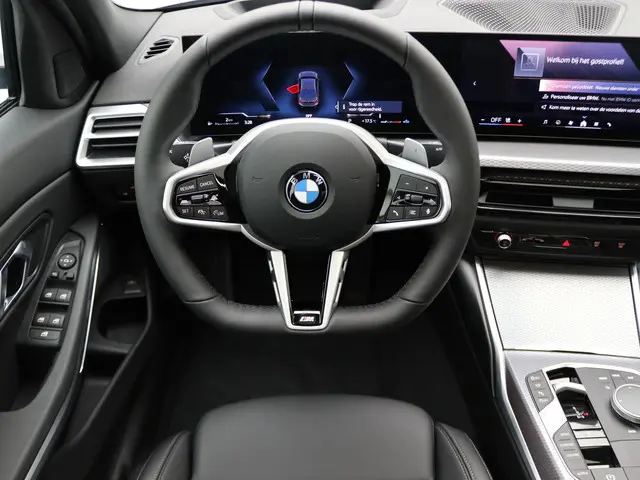 BMW 3 Serie 320i Sedan 2025 Benzine 22