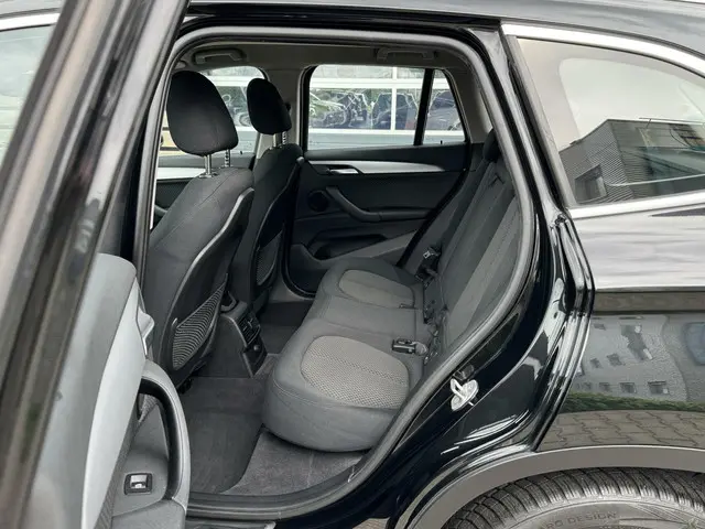BMW X1 sDrive20i Centennial High Executive 2016 Benzine 21