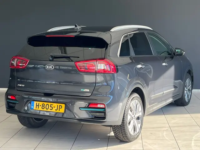 Kia e-Niro ExecutiveLine 64 kWh 2020 Elektrisch 4