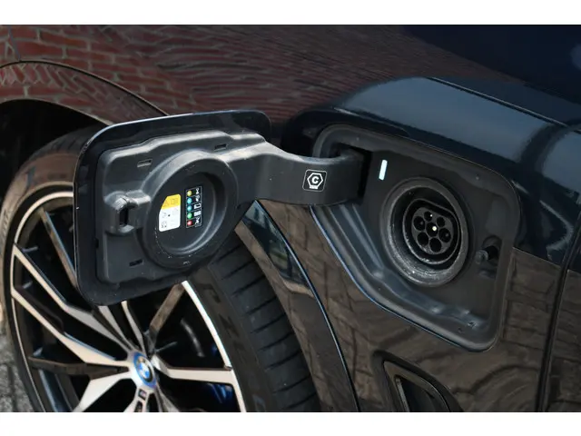 BMW X5 xDrive45e M-Sport 2022 Hybride Benzine 64