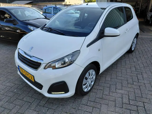 Peugeot 108 1.0 VTi Active 2015 Benzine 16