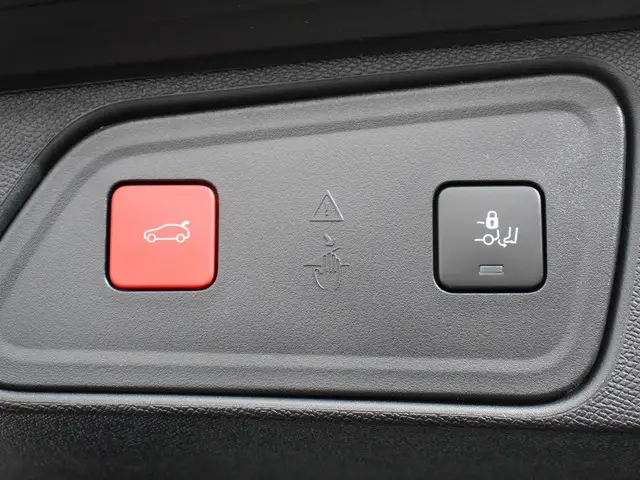 Peugeot 3008 1.2 PureTech Allure 2024 Benzine 35