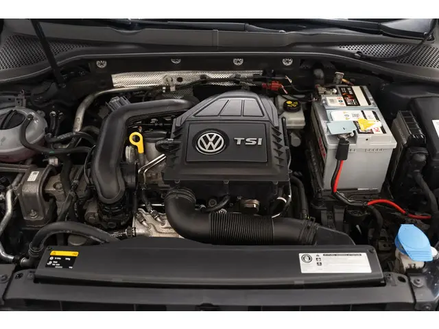 Volkswagen Golf 1.0 TSI Edition [ airco ] 2016 Benzine 20