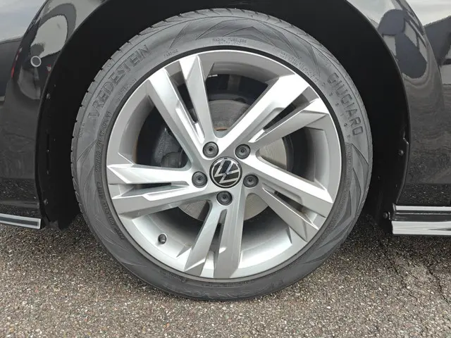 Volkswagen Golf 1.5 eTSI R-Line 2022 Benzine 9