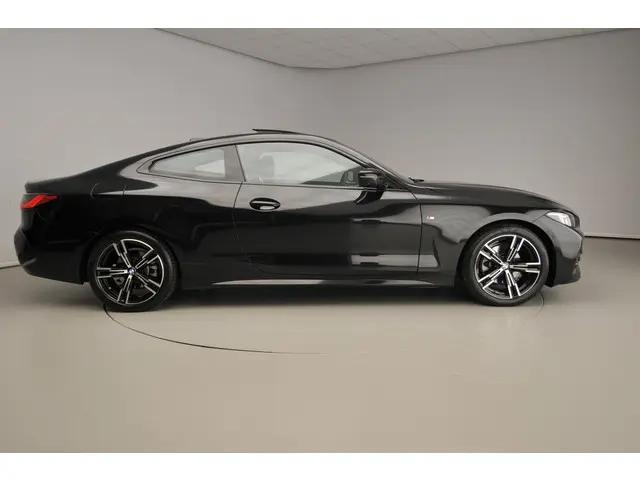BMW 4 Serie Coupe 420i 2024 Benzine 4