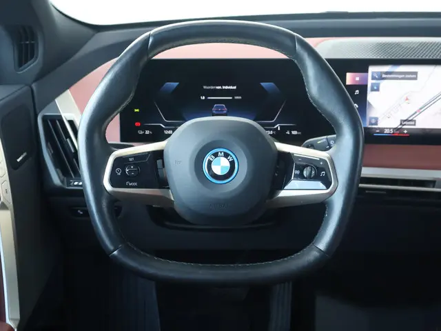 BMW iX xDrive50 High Executive 112 kWh 2022 Elektrisch 18