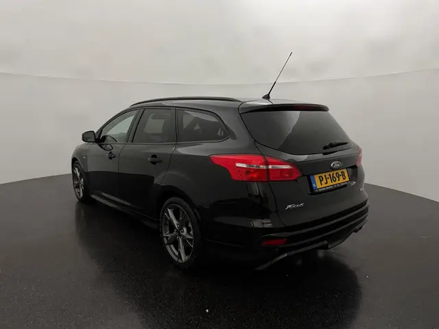 Ford Focus Wagon 1.5 ST-Line 2017 Benzine 4