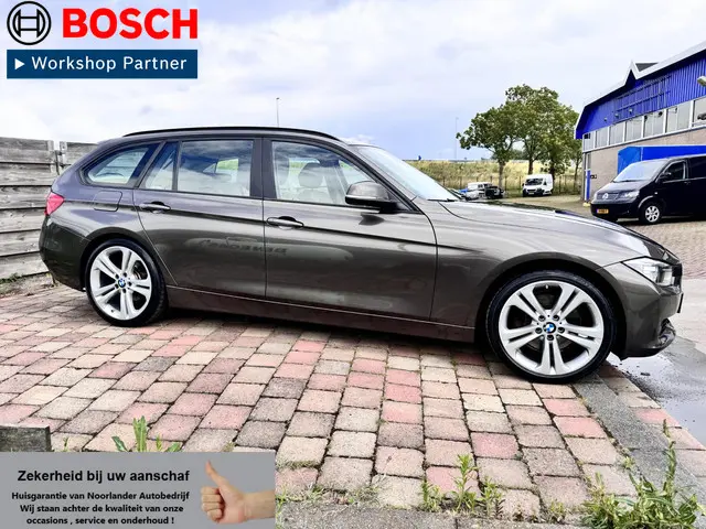 BMW 3 Serie Touring 328i High Executive 2014 Benzine 8