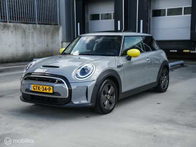 MINI Electric Mini Essential 33 kWh 2021 Elektrisch 15