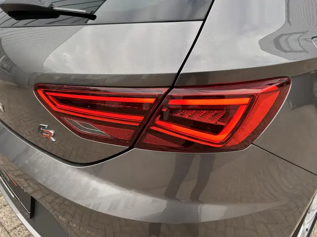 SEAT Leon 1.4 EcoTSI FR Business Intense 2017 Benzine 11