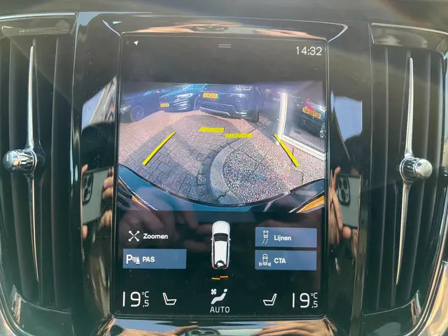 Volvo V90 2.0 T4 Business Luxury+ 2020 Benzine 22