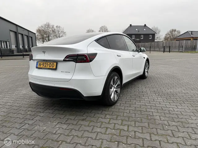 Tesla Model Y Long Range AWD 75 kWh 2021 Elektrisch 6