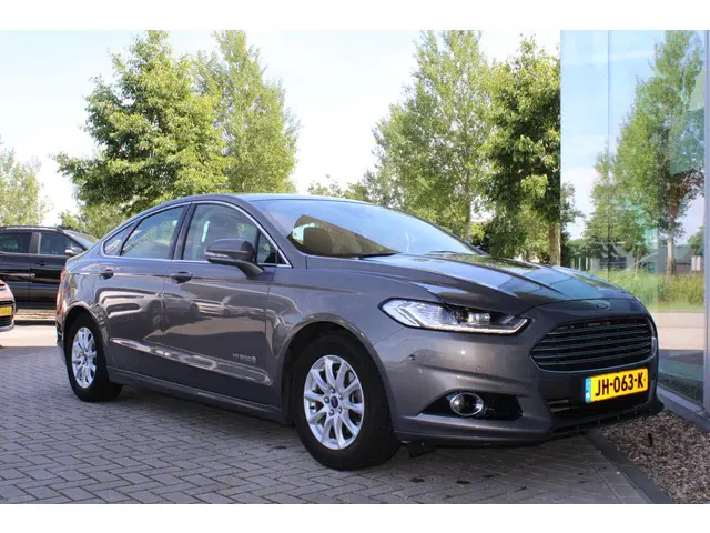 Ford Mondeo 2.0 IVCT HEV Titanium 2016 Hybride Benzine 6