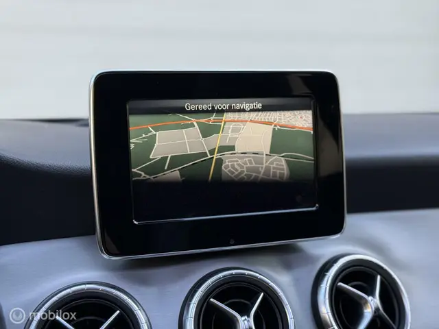 Mercedes-Benz CLA Shooting Brake 180 2015 Benzine 36