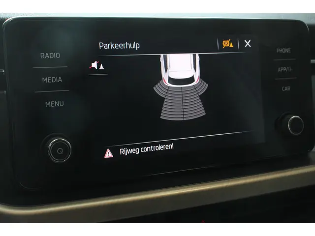 Škoda Kamiq 1.0 TSI 110pk DSG Style 2020 Benzine 23