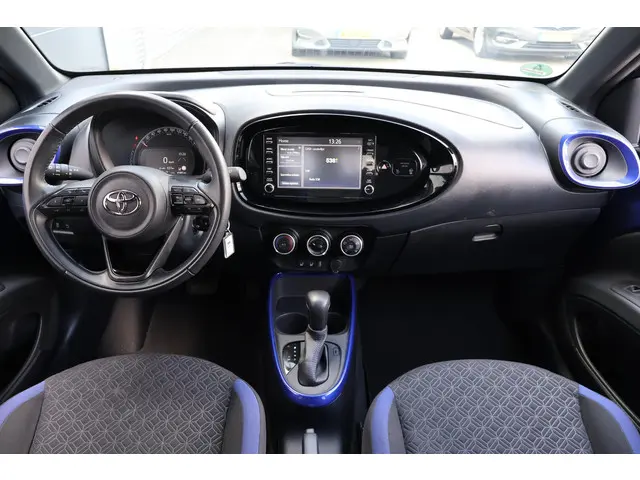 Toyota Aygo X 1.0 VVT-i S-CVT first 2022 Benzine 4