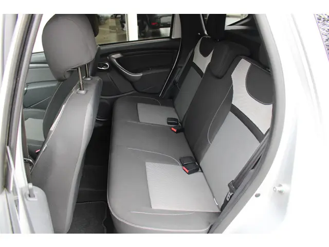 Dacia Duster 1.2 TCe 4x2 Blackshadow 2017 Benzine 9