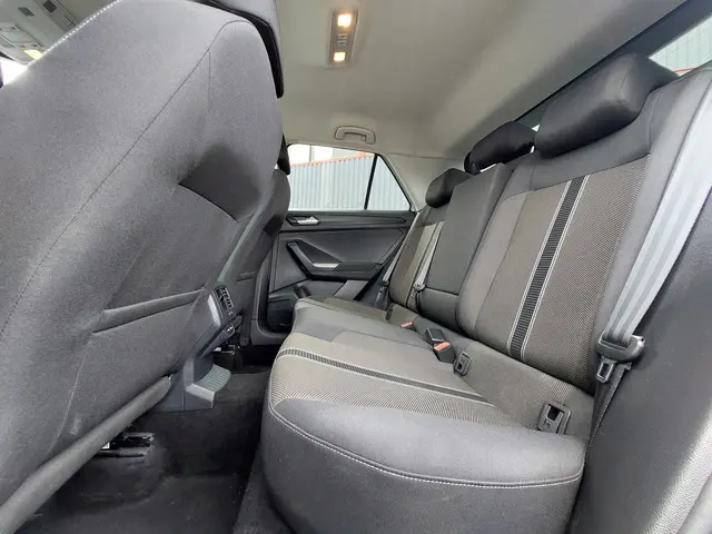 Volkswagen T-Roc 1.5 TSI Style Business 2021 Benzine 22