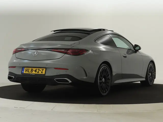 Mercedes-Benz CLE Coupé 200 AMG 2024 Hybride Benzine 2