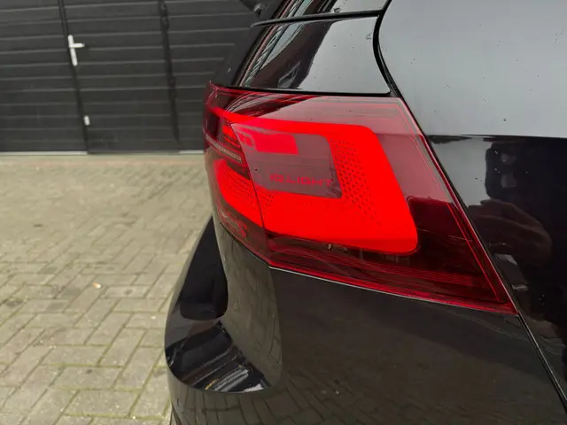 Volkswagen Golf 2.0 TSI GTI Pano 2021 Benzine 10