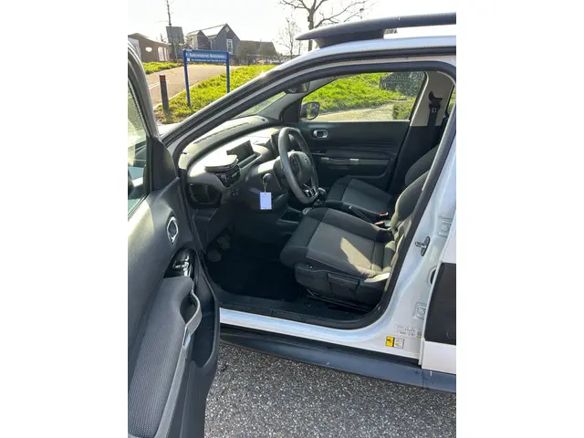 Citroën C4 Cactus 1.2 PureTech Business 2015 Benzine 7