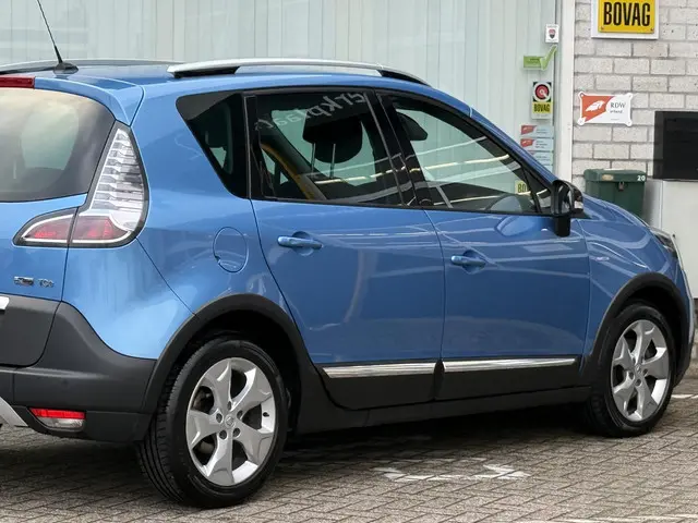 Renault Scénic Xmod 1.2 TCe Bose 2014 Benzine 32