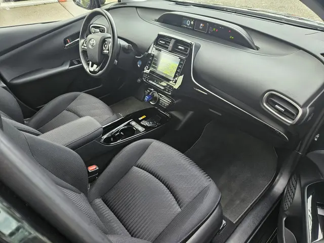 Toyota Prius 1.8 Plug-in Dynamic 2022 Hybride Benzine 16